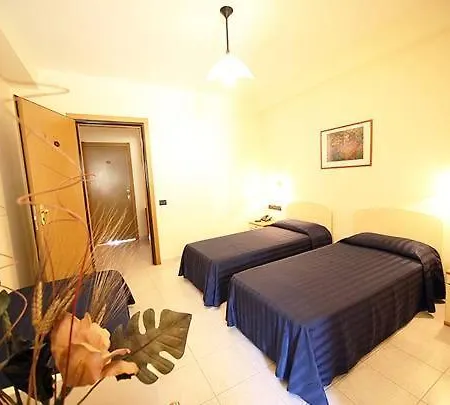 מלון Santangelo 3*