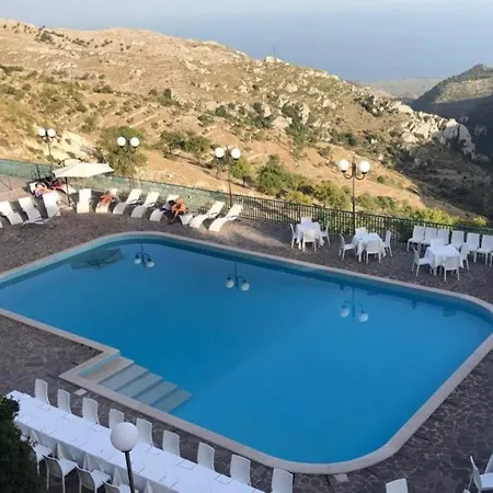 Otel Santangelo Monte SantʼAngelo