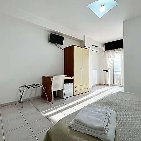 מלון Santangelo 3*